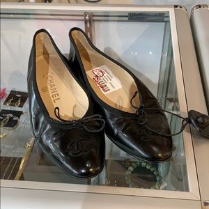 Black Chanel flats in a size 7!